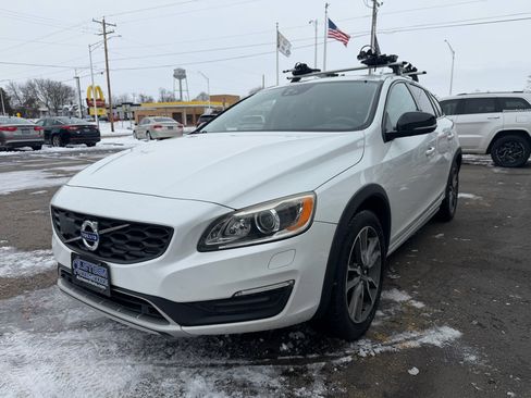 Used 2016 Volvo V60 T5 Cross Country Platinum w/ Climate Package image 7
