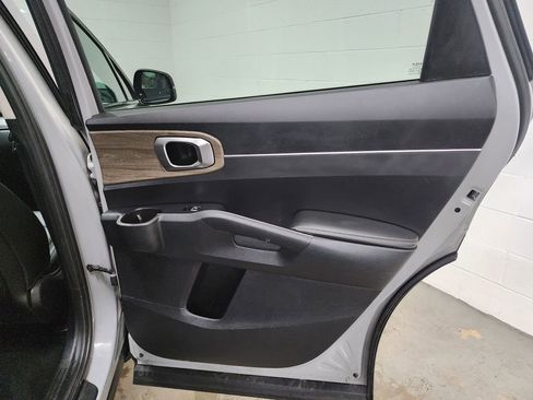 Used 2023 Kia Sorento S w/ Panoramic Sunroof Package AWD/4WD image 33