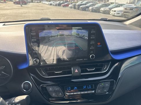 Certified 2022 Toyota C-HR XLE image 8