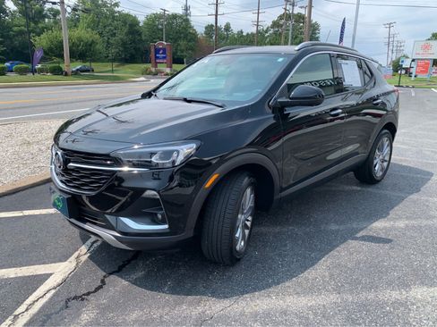 Used 2022 Buick Encore GX Essence w/ Advanced Technology Package AWD/4WD image 3