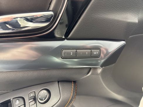 Used 2021 Nissan Maxima SR image 12