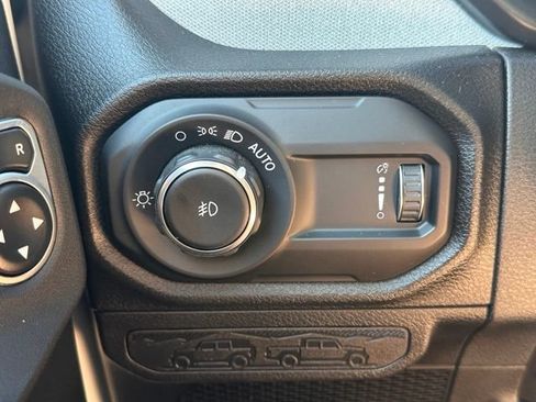 Used 2024 Jeep Wrangler Unlimited Sport AWD/4WD image 19