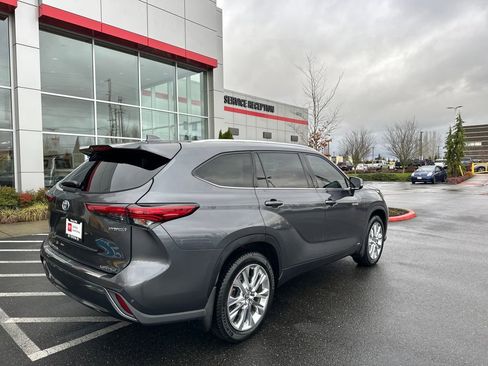 Certified 2020 Toyota Highlander Limited image 3