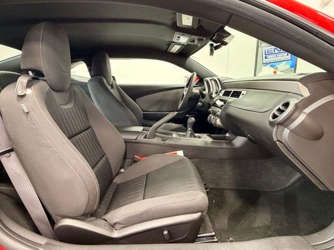 Used 2014 Chevrolet Camaro LS RWD image 17