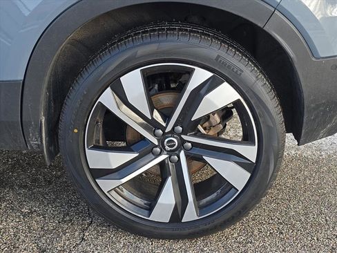 Certified 2023 Volvo XC40 B5 Ultimate w/ Climate Package image 6