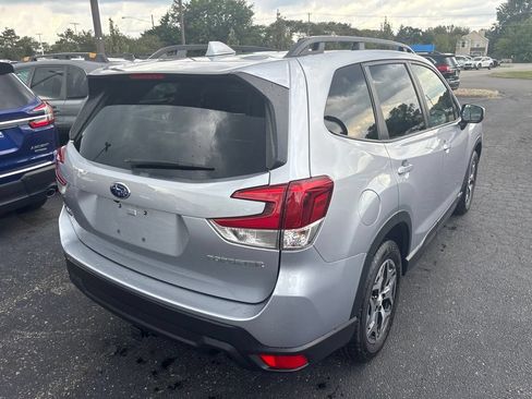Certified 2023 Subaru Forester Premium AWD/4WD image 3