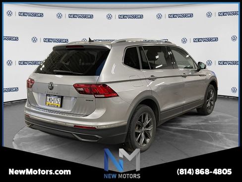 Used 2023 Volkswagen Tiguan SE w/ Panoramic Sunroof Package AWD/4WD image 5