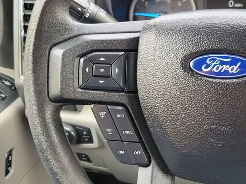 Used 2017 Ford F250 XLT w/ XLT Premium Package AWD/4WD image 14