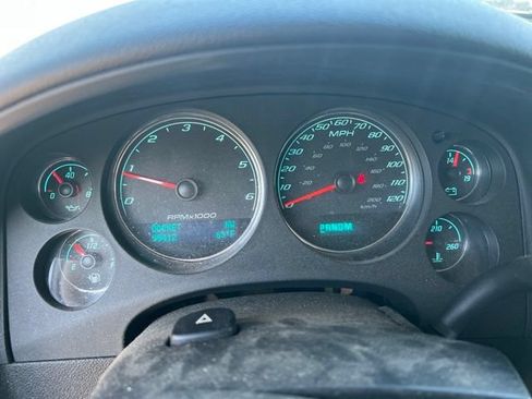 Used 2010 Chevrolet Avalanche LTZ AWD/4WD image 10