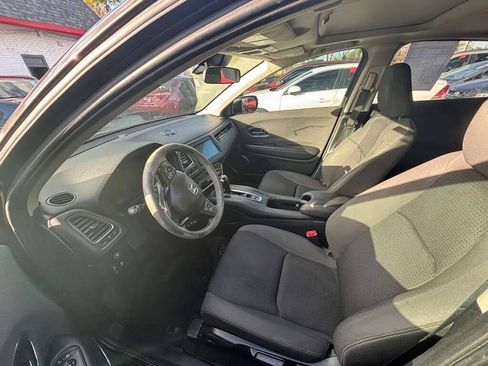 Used 2019 Honda HR-V EX image 4
