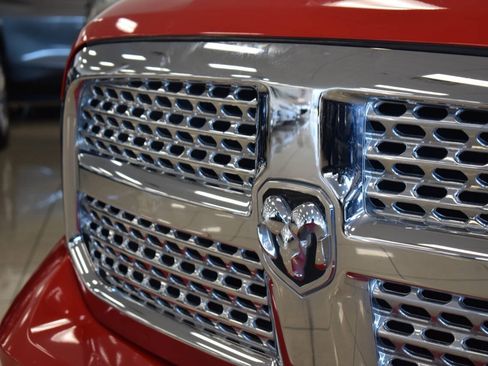 Used 2016 RAM 1500 Laramie w/ Convenience Group AWD/4WD image 18
