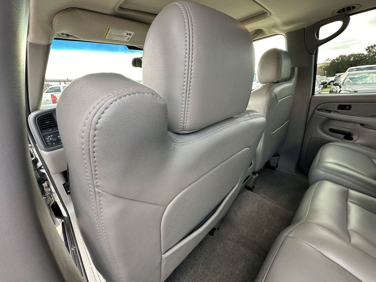 Used 2004 Chevrolet Tahoe LT w/ LT Preferred Equipment Group AWD/4WD image 48