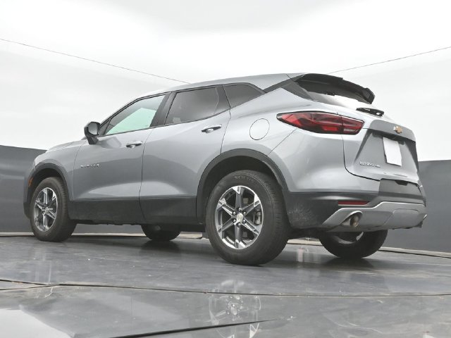 Used 2025 Chevrolet Blazer LT AWD/4WD image 38