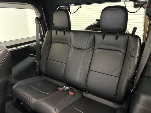 Used 2024 Jeep Wrangler Rubicon AWD/4WD image 25