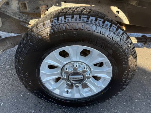Used 2021 Ford F250 XLT w/ FX4 Off-Road Package AWD/4WD image 11