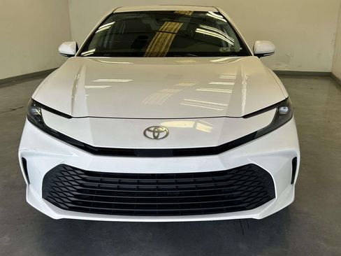 Used 2025 Toyota Camry LE w/ Convenience Package FWD image 8