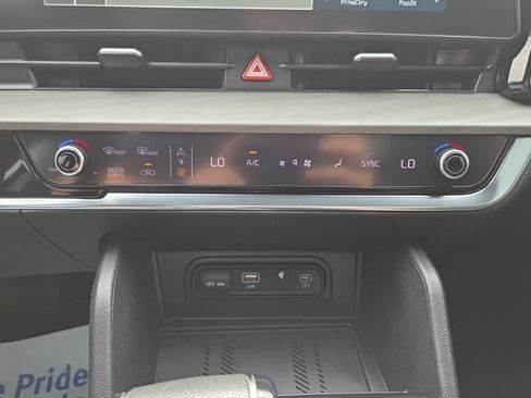 Used 2023 Kia Sportage X-Line w/ X-Line Premium Package AWD/4WD image 36