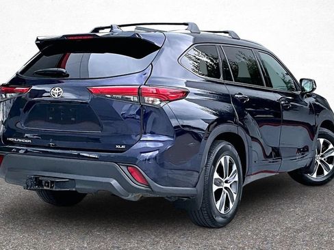 Used 2021 Toyota Highlander XLE FWD image 7