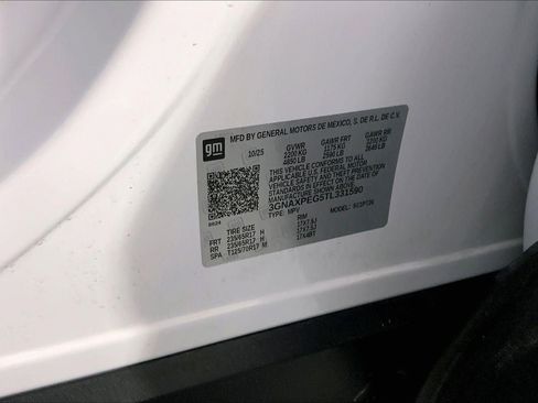 Used 2026 Chevrolet Equinox LT AWD/4WD image 33