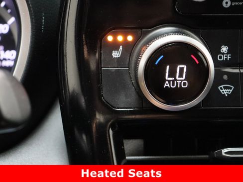 Used 2020 Toyota Highlander XLE image 22