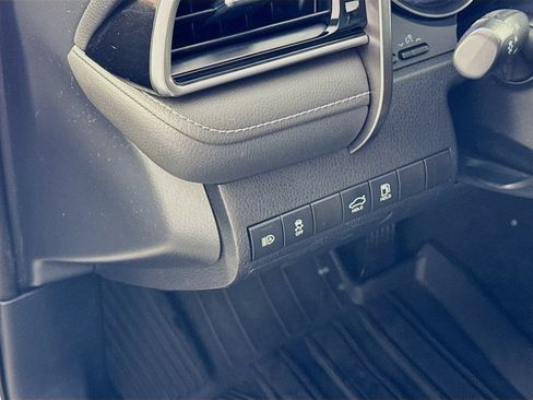 Certified 2022 Toyota Camry SE FWD image 7