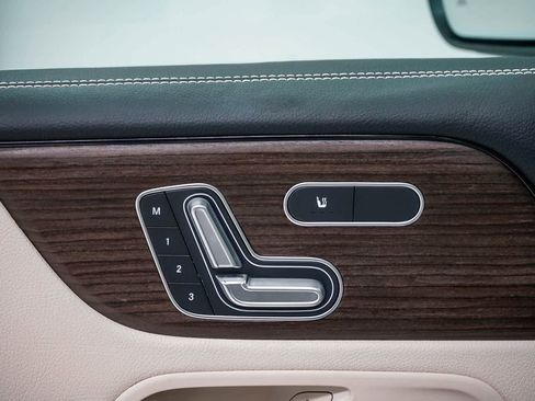 Used 2026 Mercedes-Benz GLB 250 image 20