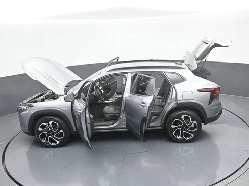 Used 2025 Chevrolet Trax RS w/ Driver Confidence Package image 55