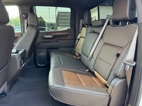 Used 2022 GMC Sierra 1500 Denali w/ Denali Reserve Package AWD/4WD image 11