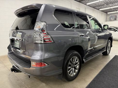 Used 2017 Lexus GX 460 Luxury w/ Preferred Accessory Package AWD/4WD image 4