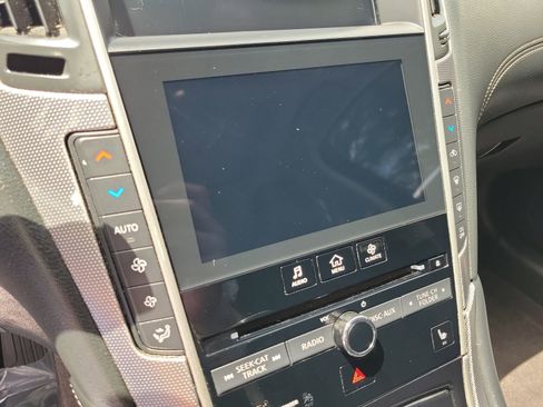 Used 2019 INFINITI Q50 Luxe w/ Essential Package (3.0T Luxe) AWD/4WD image 21