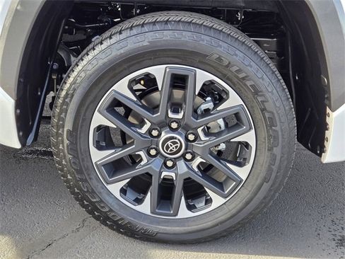 Used 2023 Toyota Tundra Limited image 9