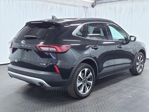 Certified 2023 Ford Escape Platinum image 28