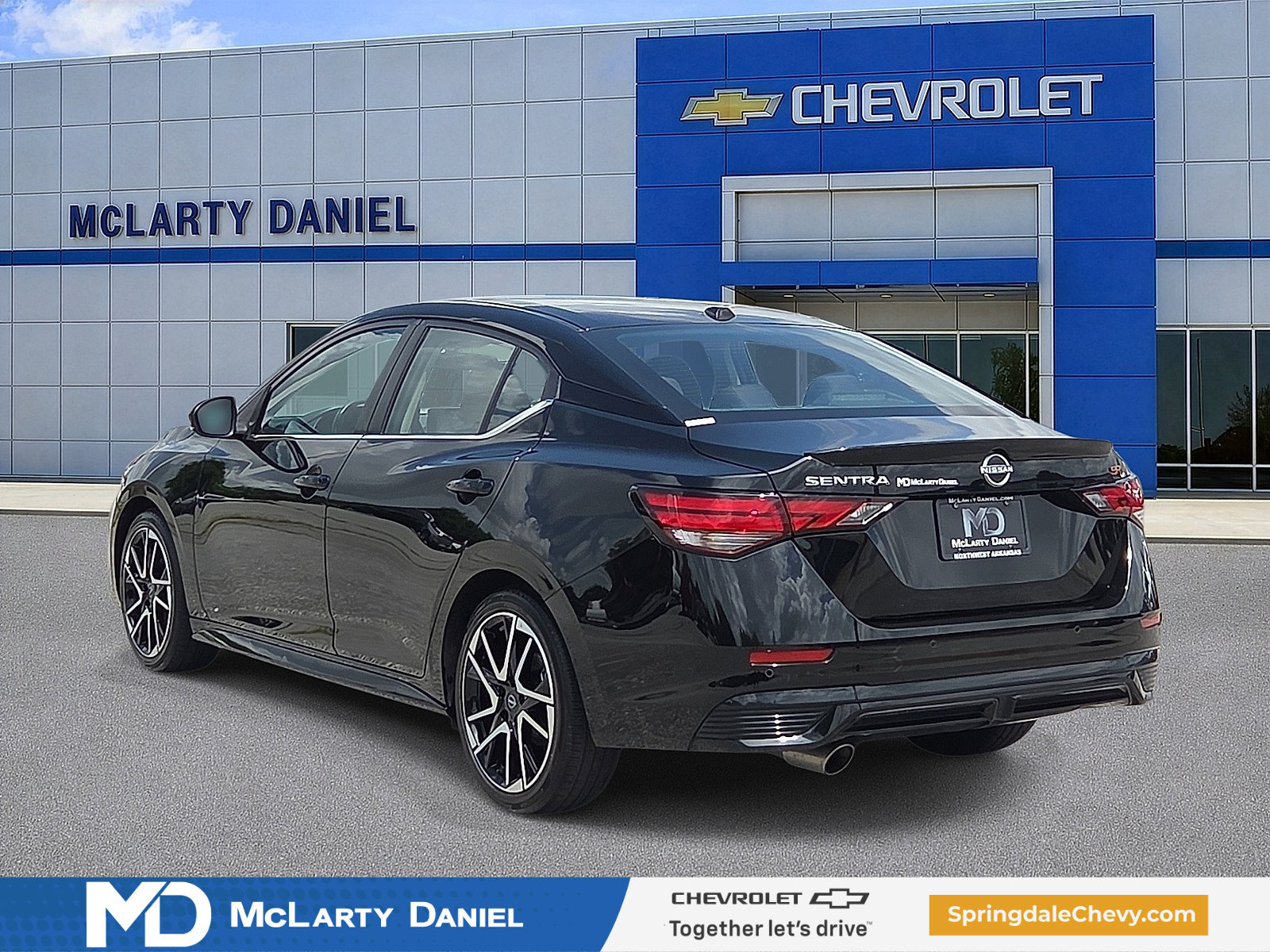 Used 2025 Nissan Sentra SR FWD image 4