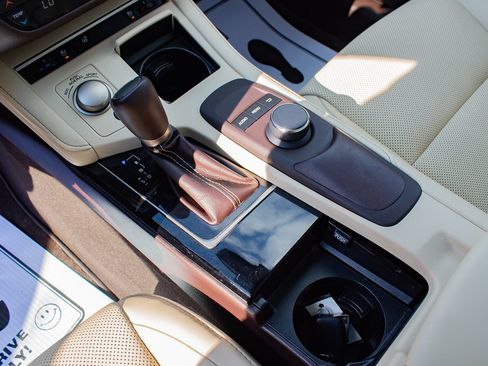 Used 2018 Lexus ES 350 w/ Premier Package FWD image 29