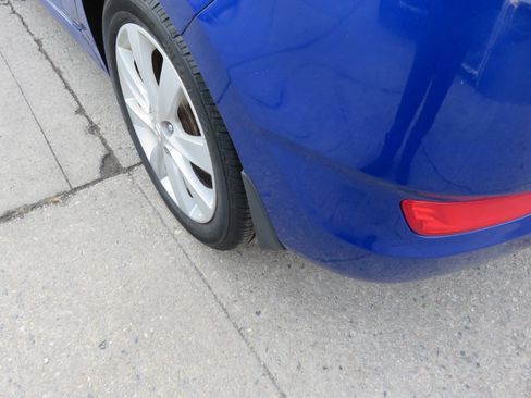 Used 2014 Hyundai Accent SE w/ Option Group 3 FWD image 29