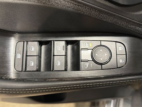 Used 2023 Nissan Rogue SV AWD/4WD image 15