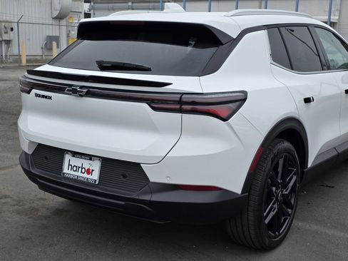 New 2026 Chevrolet Equinox EV LT w/ LPO, Blackout Package image 11