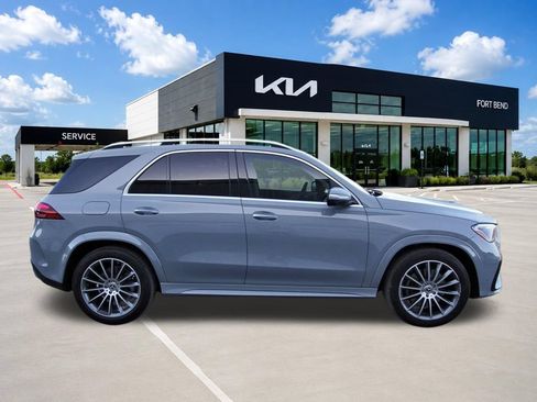 Used 2024 Mercedes-Benz GLE 450 4MATIC w/ AMG Line Exterior image 4