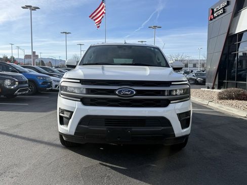 Used 2024 Ford Expedition Max XLT image 2