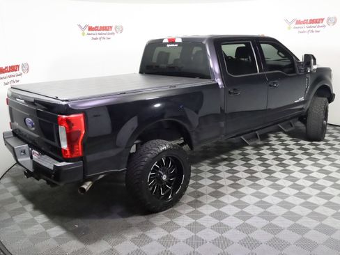 Used 2019 Ford F250 XLT w/ XLT Premium Package AWD/4WD image 4