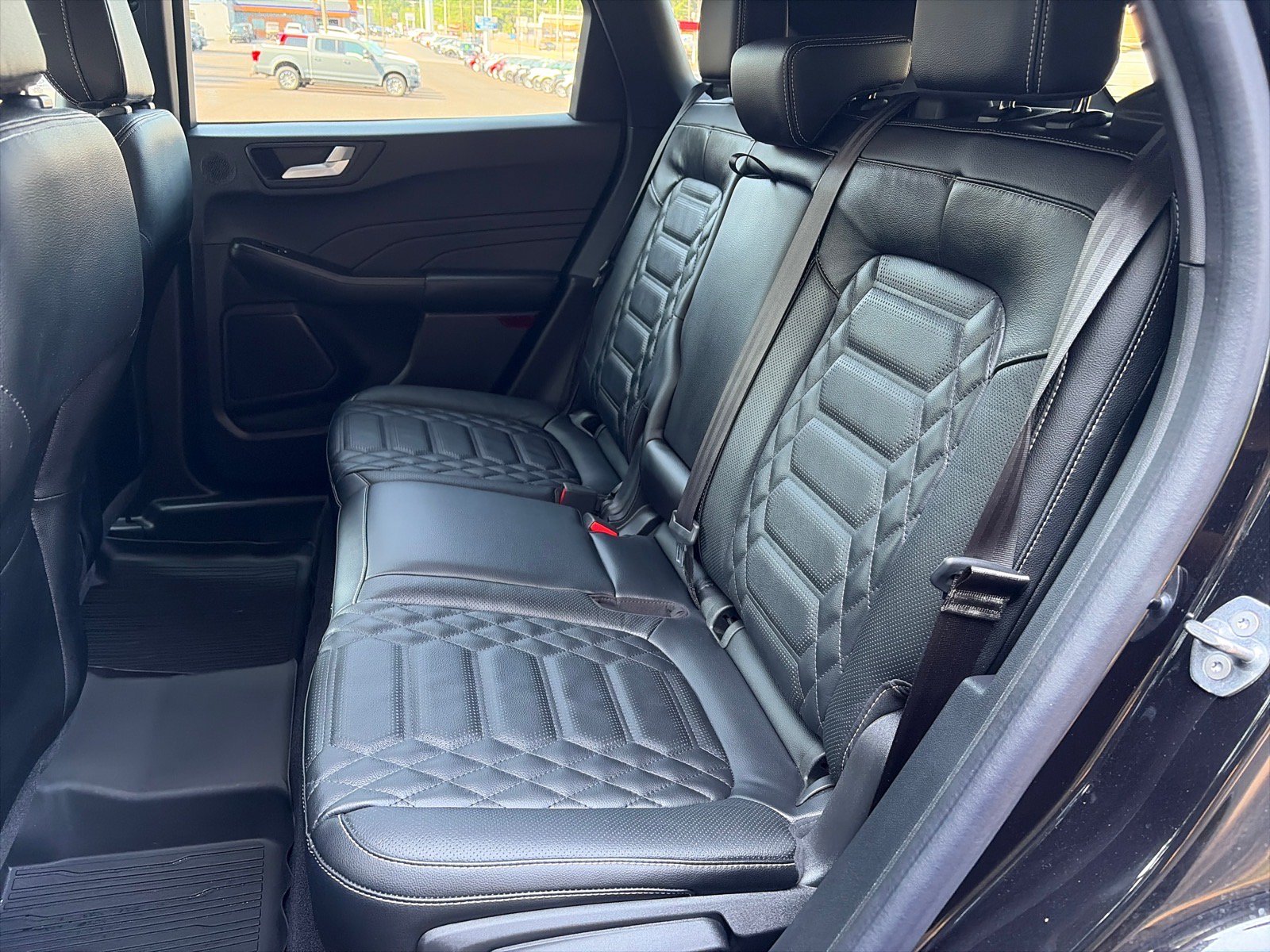 Used 2023 Ford Escape Platinum w/ Premium Technology Package AWD/4WD image 11