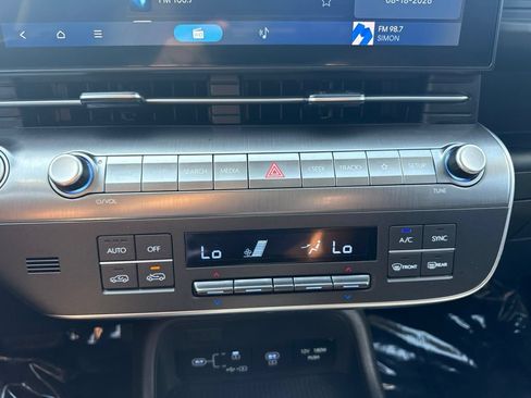 Used 2024 Hyundai Kona SEL AWD/4WD image 10