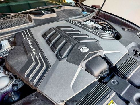 Used 2021 Lamborghini Urus image 15