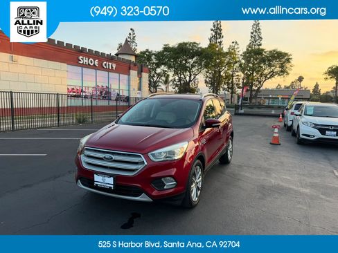 Used 2018 Ford Escape Titanium FWD image 1