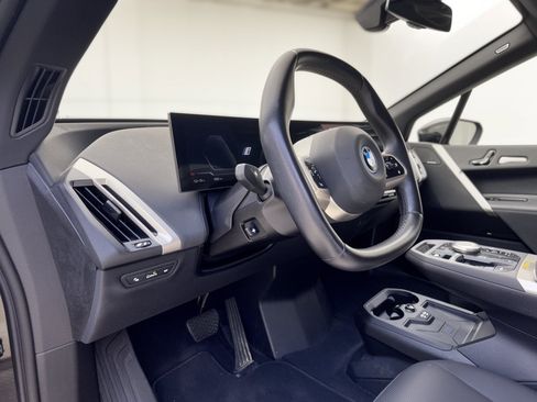 Used 2024 BMW iX xDrive50 w/ Sport Package AWD/4WD image 4