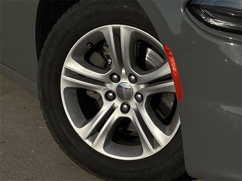 Used 2019 Dodge Charger SXT image 8