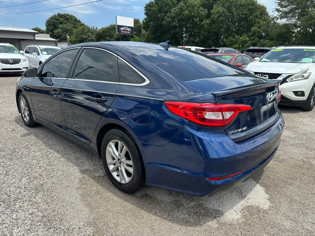 Used 2017 Hyundai Sonata SE FWD image 4