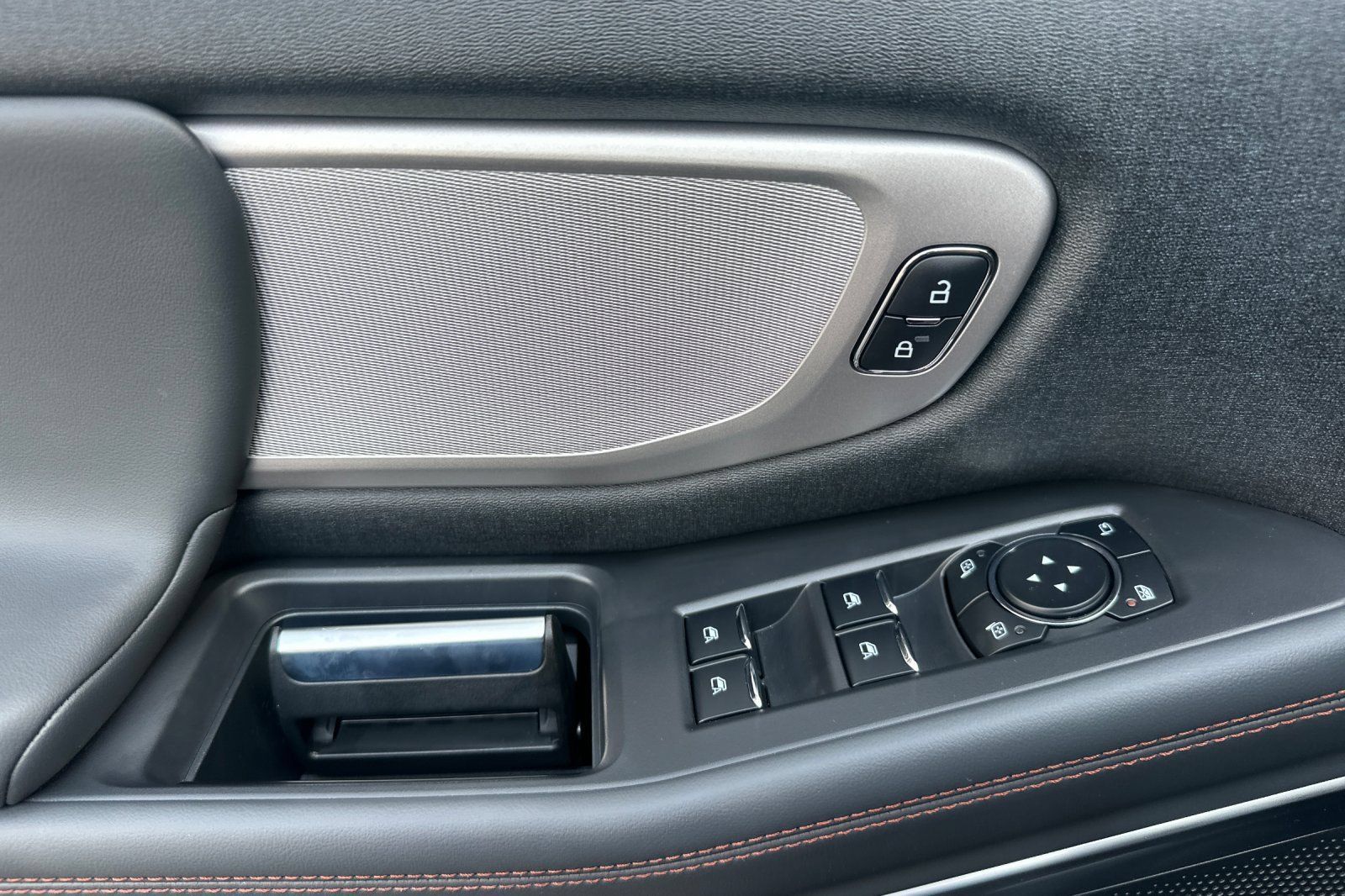 New 2025 Ford Expedition Active AWD/4WD image 11