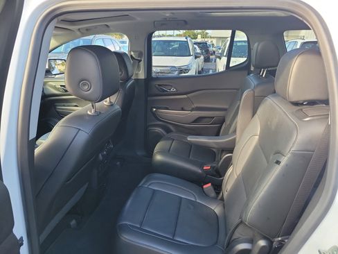 Used 2023 GMC Acadia SLT image 14