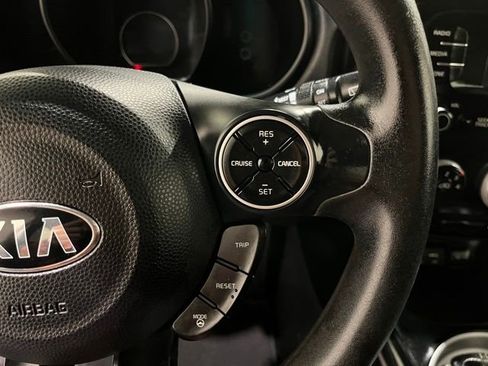 Used 2016 Kia Soul + image 25